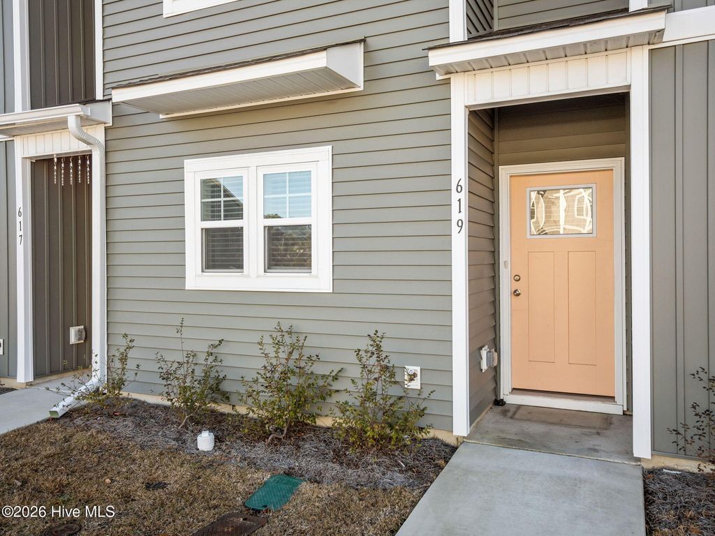 Photo of 619 Jacks Crossing Drive, Hubert, NC 28539 (MLS # 100555227)