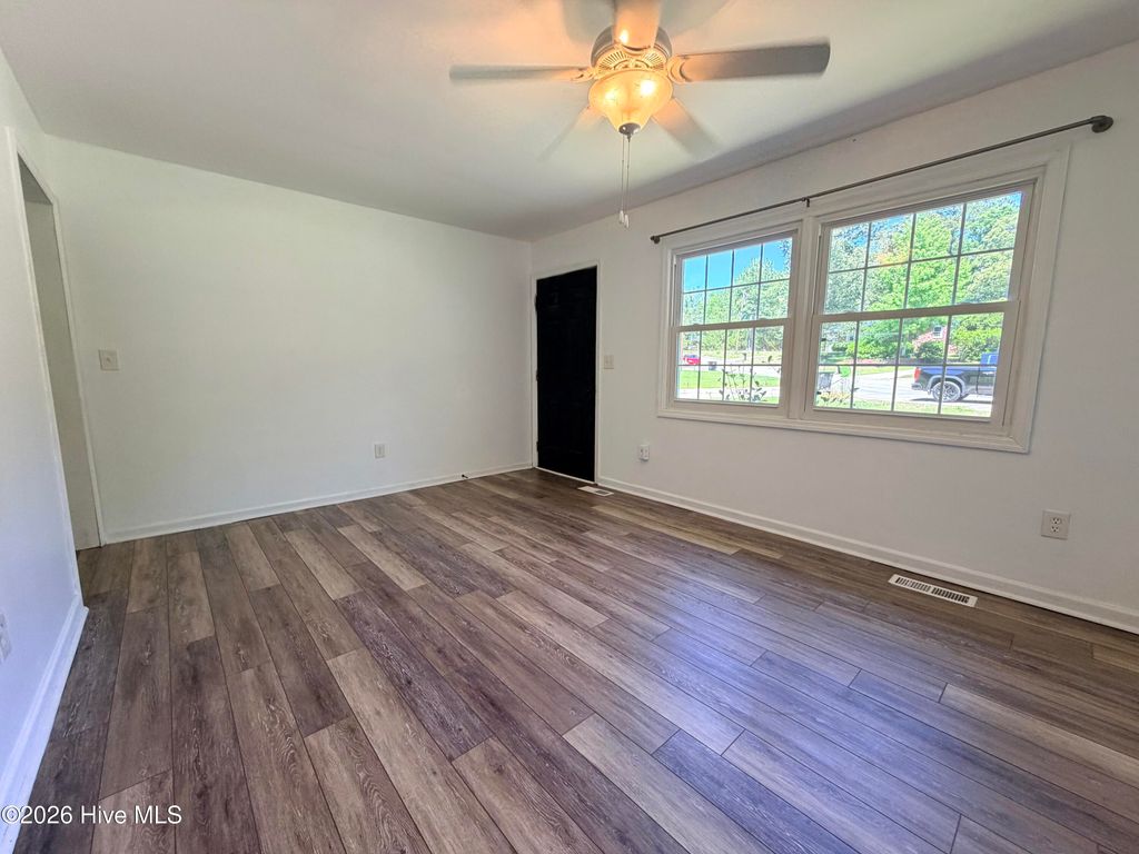 Photo of 308 Sheffield Road, Jacksonville, NC 28546 (MLS # 100574898)