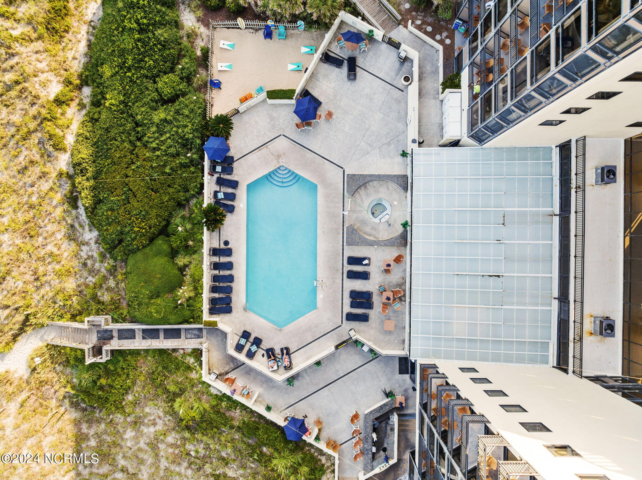 2700 Lumina Avenue N Unit 516