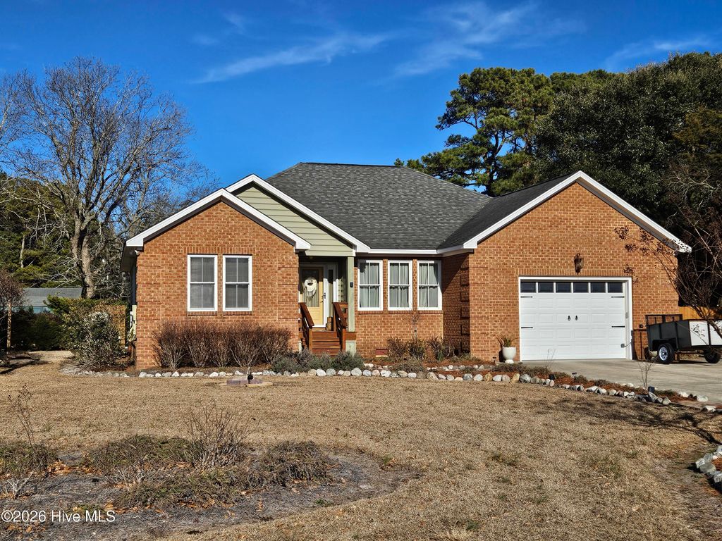 Photo of 104 Acorn Lane, Point Harbor, NC 27964 (MLS # 100554714)