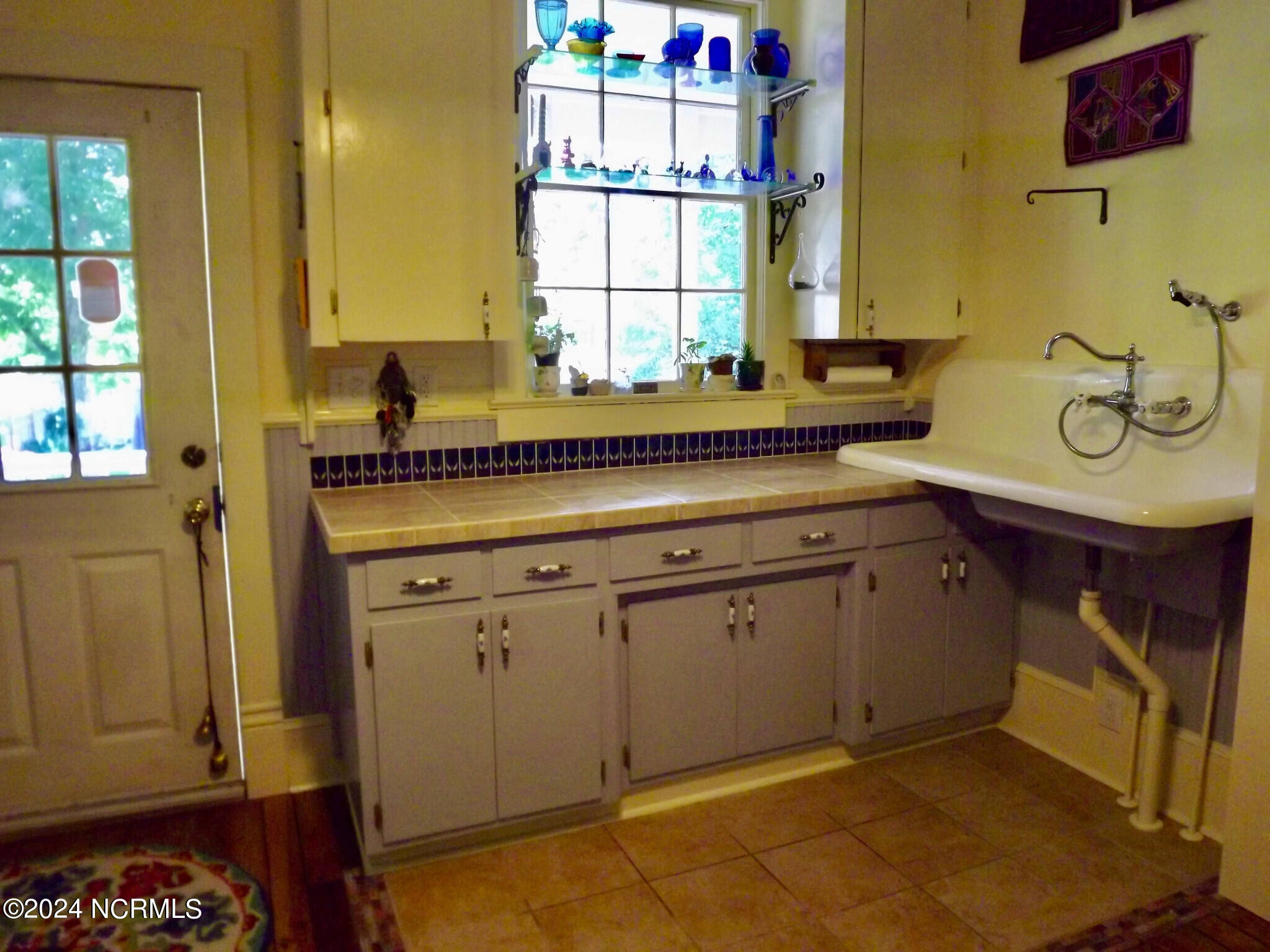 1222 National Avenue