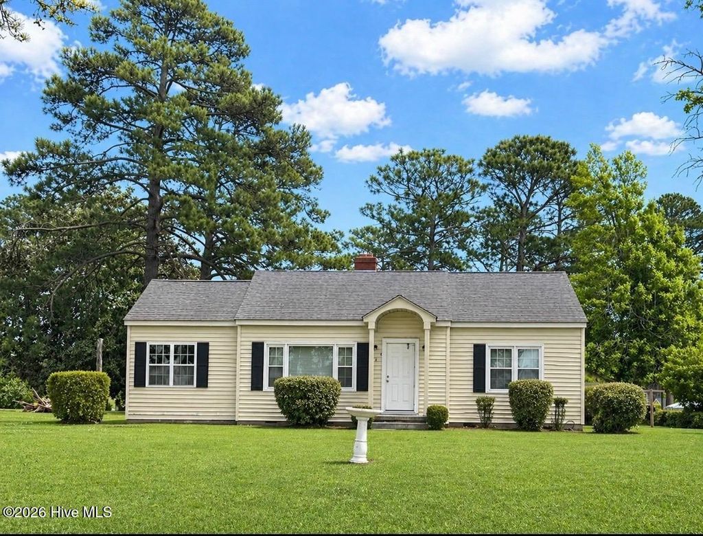 Photo of 402 Madam Moores Lane, New Bern, NC 28562 (MLS # 100570986)