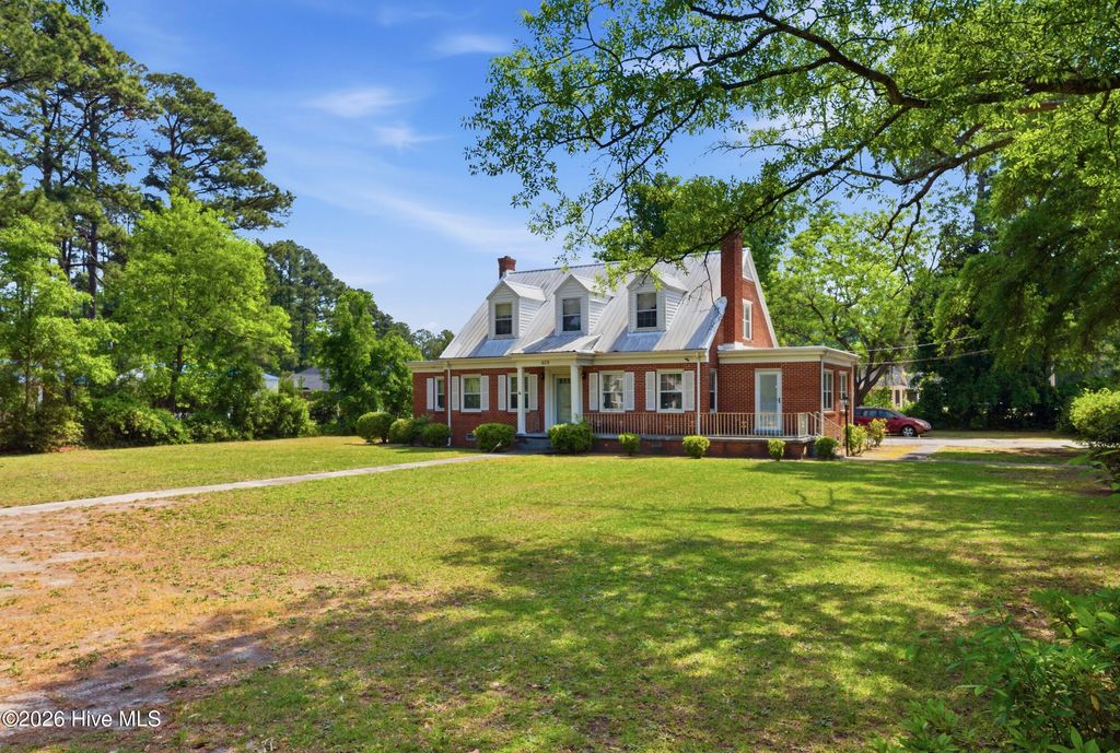 Photo of 609 S Main Street, Red Springs, NC 28377 (MLS # 100572010)