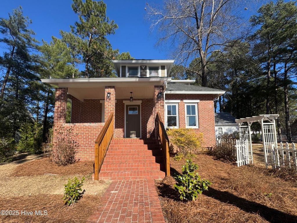 Photo of 132 Tower Street, Southern Pines, NC 28387 (MLS # 100545485)