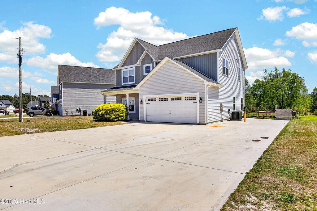 Photo of 412 Elgin Road, Hubert, NC 28539 (MLS # 100569243)