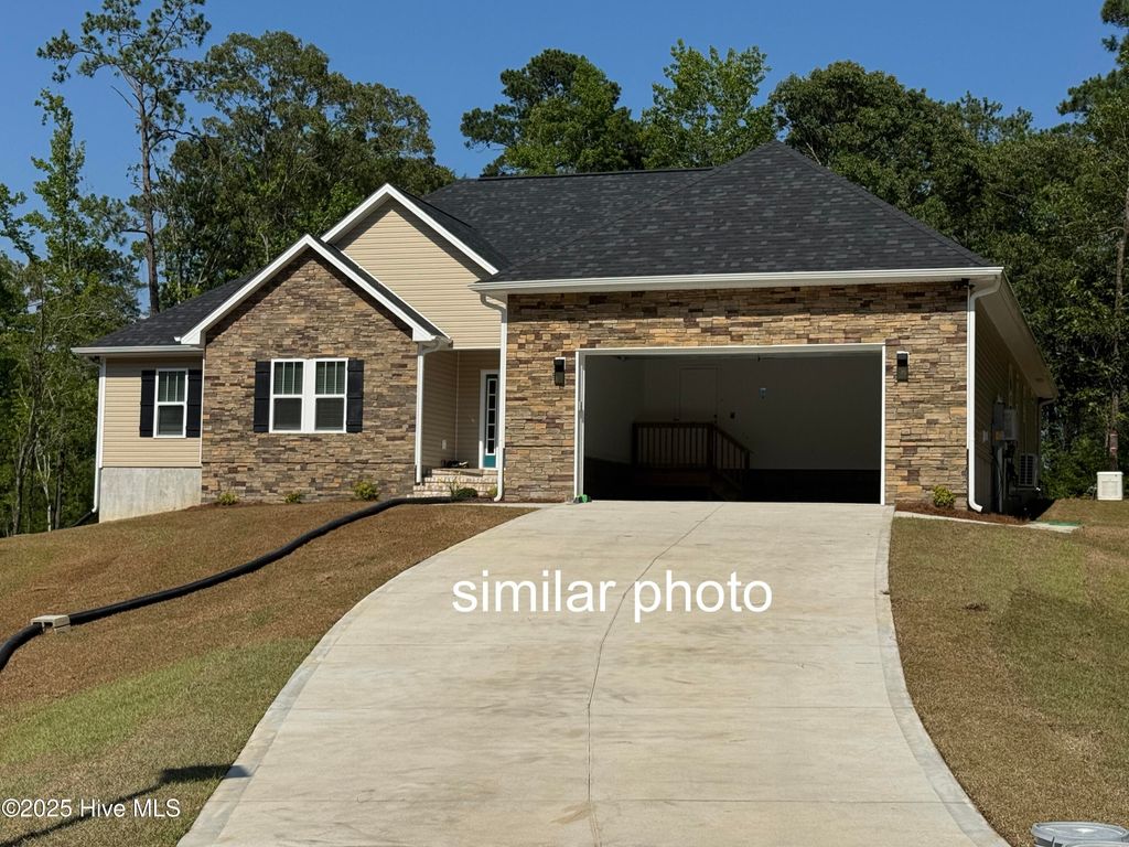 Photo of 307 Joans Ridge, Stella, NC 28582 (MLS # 100520724)