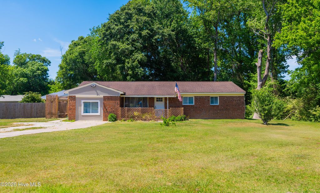 Photo of 200 Dale Drive, Jacksonville, NC 28540 (MLS # 100564007)