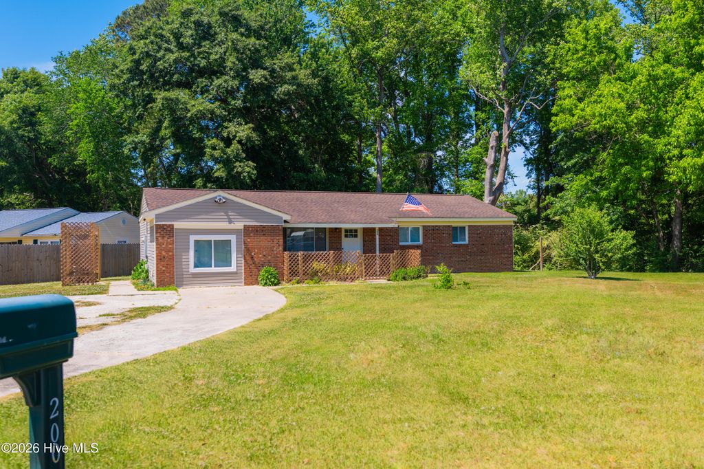Photo of 200 Dale Drive, Jacksonville, NC 28540 (MLS # 100564007)