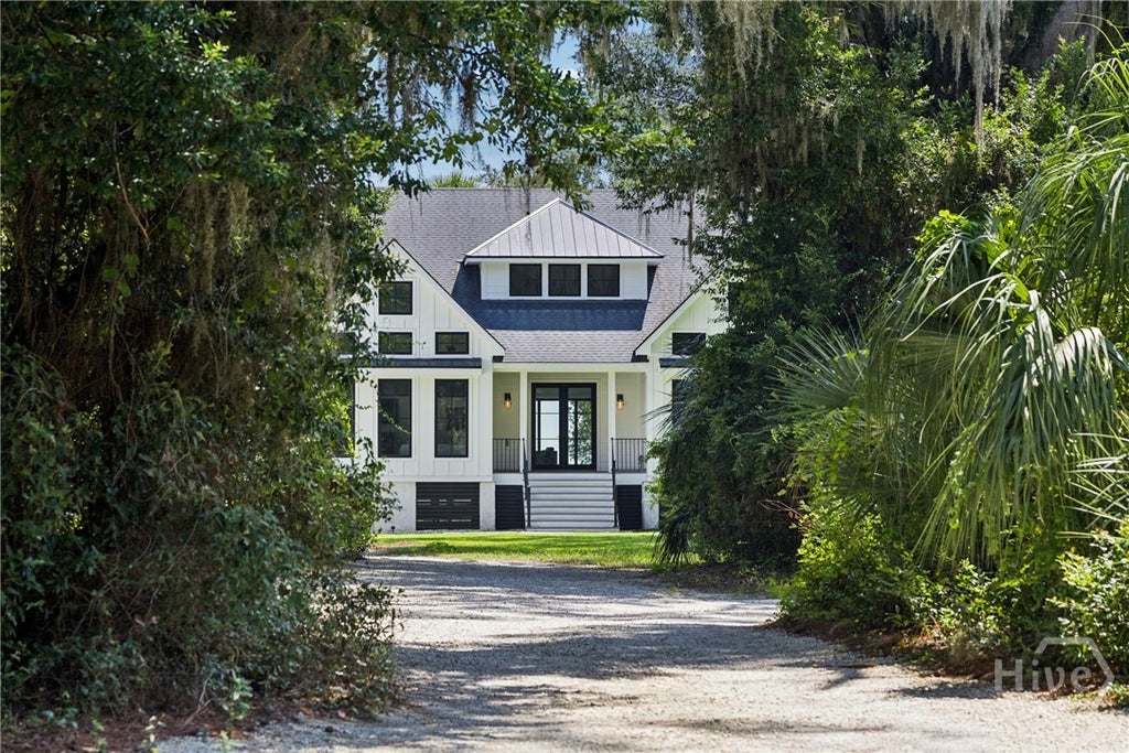 Photo of 29 Morningside Drive, Savannah, GA 31410 (MLS # SA363526)