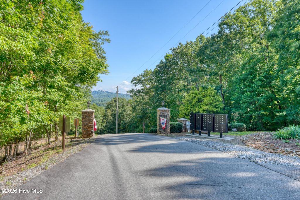 Photo of 31 Crested Eagle Lane, Murphy, NC 28906 (MLS # 100583270)