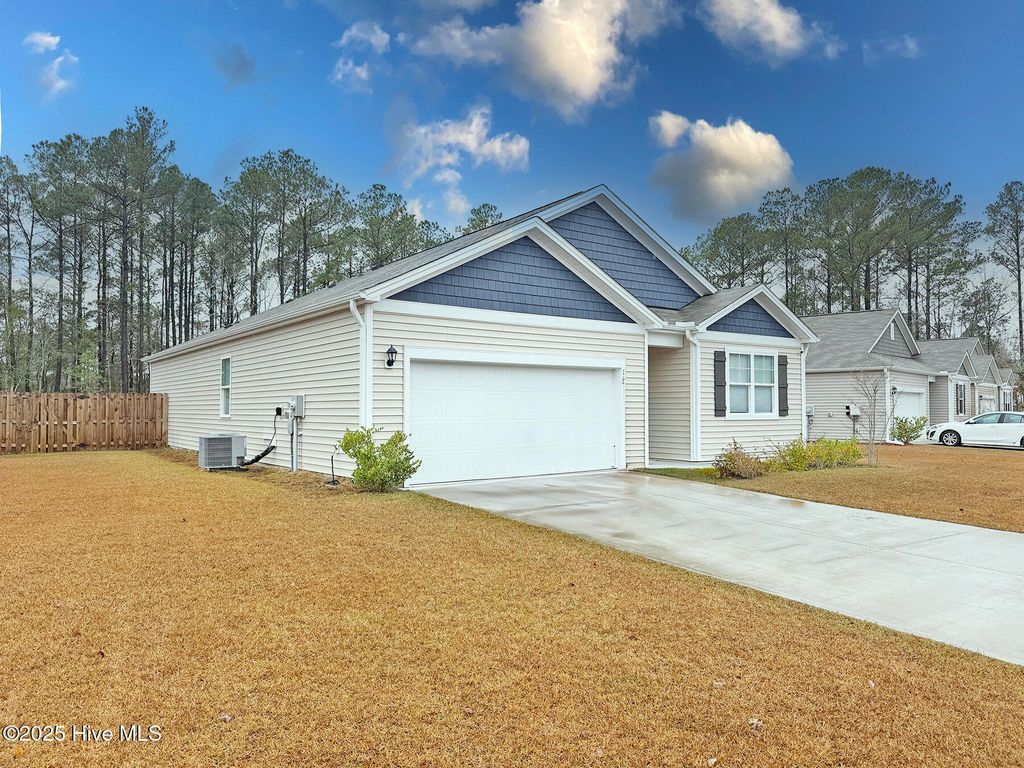 Photo of 1610 Lightered Knot Court SE, Bolivia, NC 28422 (MLS # 100544374)