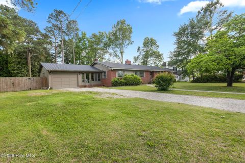 Photo of 310 E Cliff Street, Wallace, NC 28466 (MLS # 100574271)