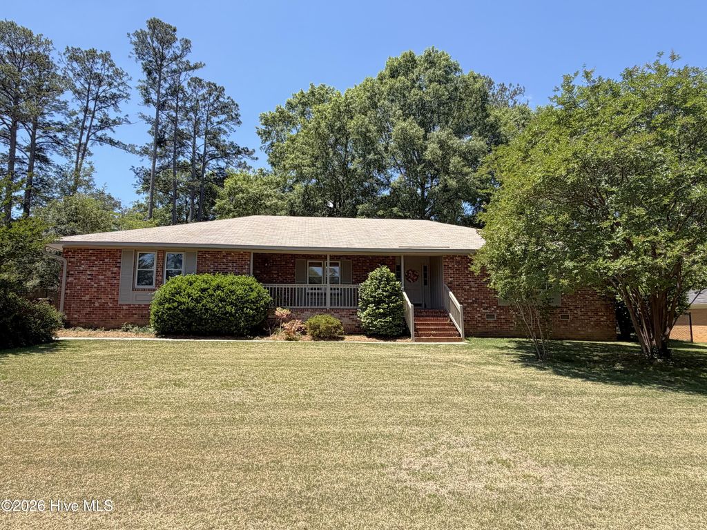 Photo of 615 Hemlock Drive, Thomson, GA 30824 (MLS # 98252425)