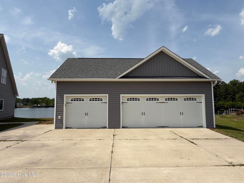 Photo of 415 Antioch Lakes Road, New Bern, NC 28560 (MLS # 100574649)
