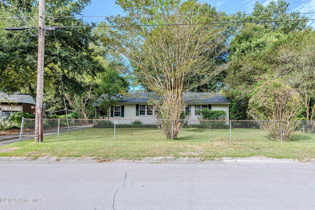 Photo of 519 Oak Lane, Jacksonville, NC 28540 (MLS # 100612736)