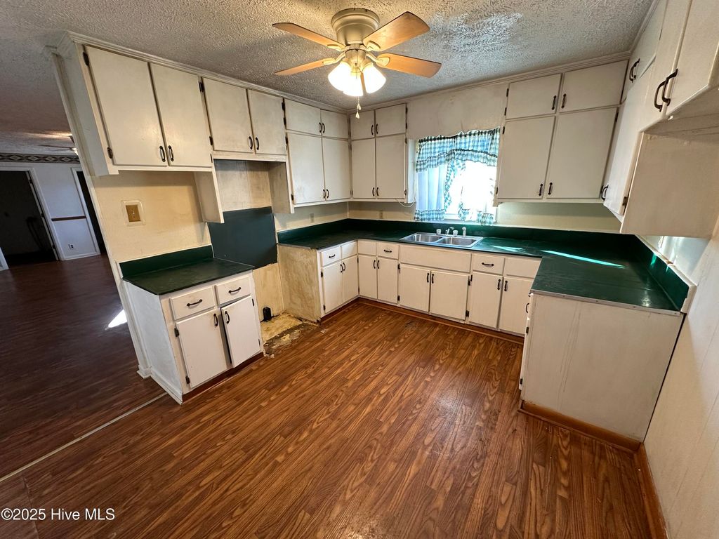 Photo of 11380 Stewartsville Cemetery Road, Laurinburg, NC 28352 (MLS # 100545649)