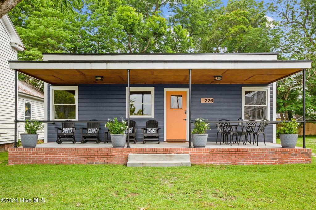 Photo of 226 E Water Street, Washington, NC 27889 (MLS # 100568507)