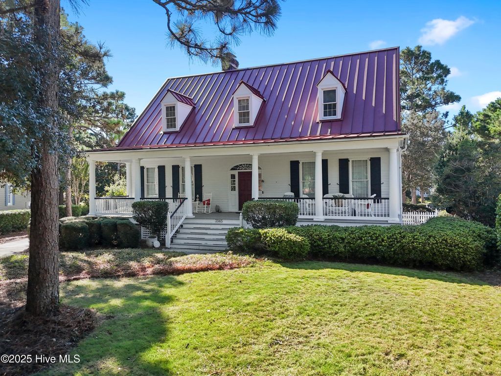 Photo of 3565 St James Drive SE, Southport, NC 28461 (MLS # 100529368)
