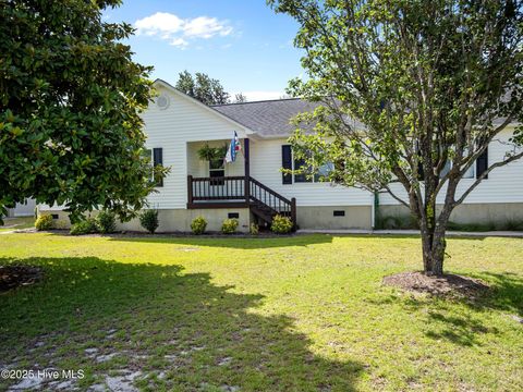 Homes For Sale - 803 Wood Creek Drive<br/> Onslow County, Hubert, NC 28539