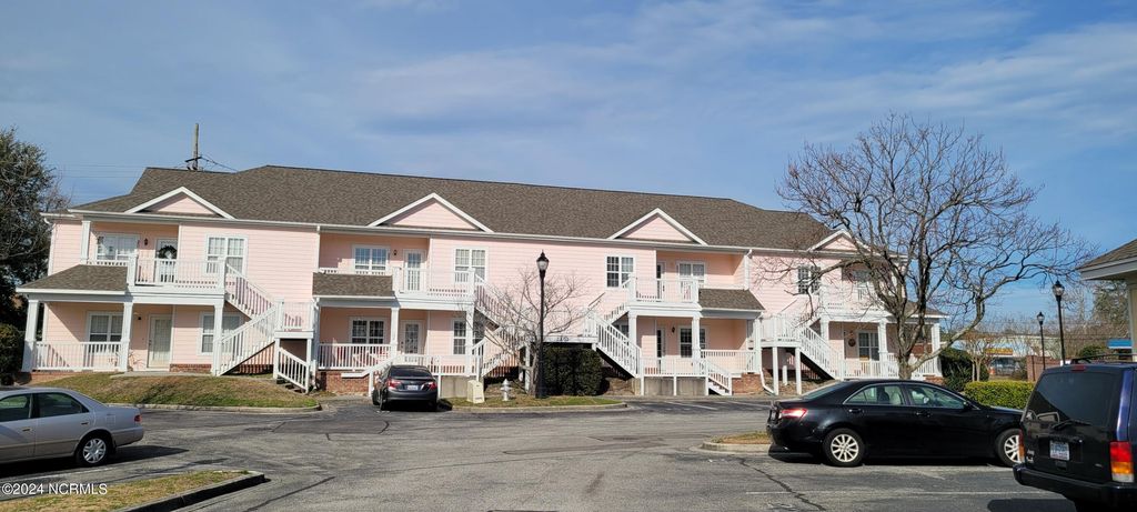 Photo of 2302 Wrightsville Avenue #Apt 202, Wilmington, NC 28403 (MLS # 100570962)
