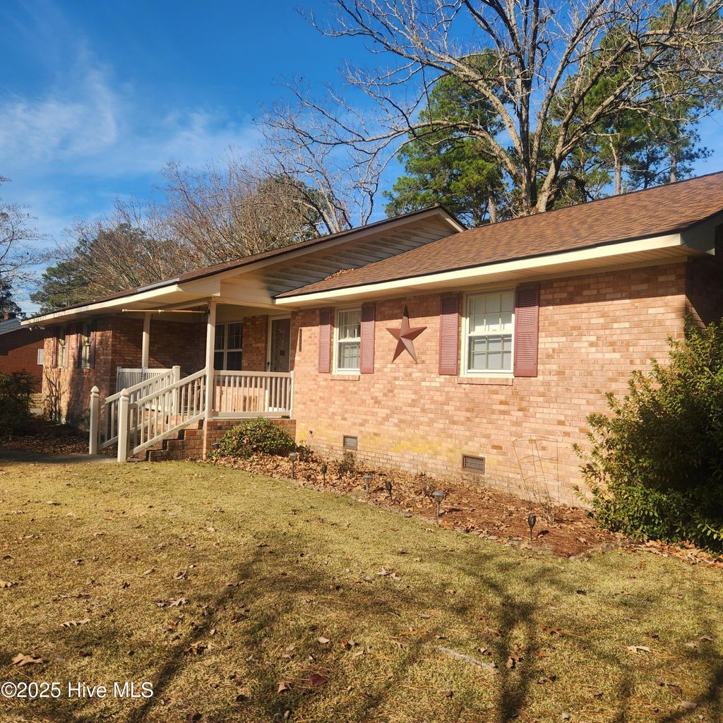 Photo of 727 Fairlane Drive, Grifton, NC 28530 (MLS # 100543584)
