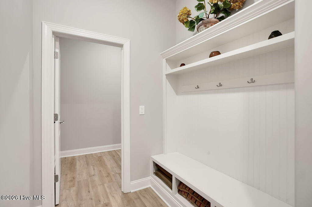 1244 N Sleepy Oak Lane