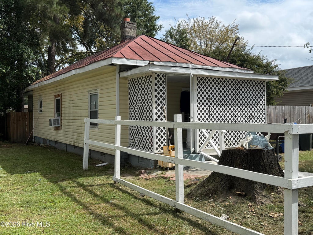 Photo of 911 Washington Street E, Wilson, NC 27893 (MLS # 100604778)
