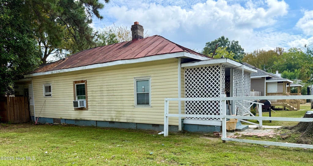 Photo of 911 Washington Street E, Wilson, NC 27893 (MLS # 100604778)