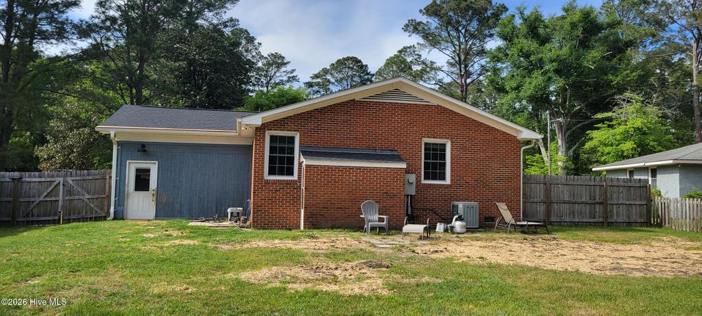 Photo of 110 Landon Drive, Washington, NC 27889 (MLS # 100571027)