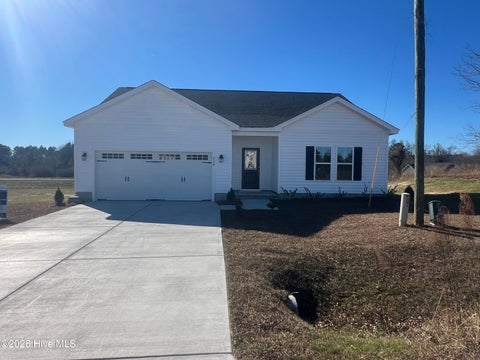 Homes For Sale - 238 Deer Haven Drive<br/> Richlands, NC 28574