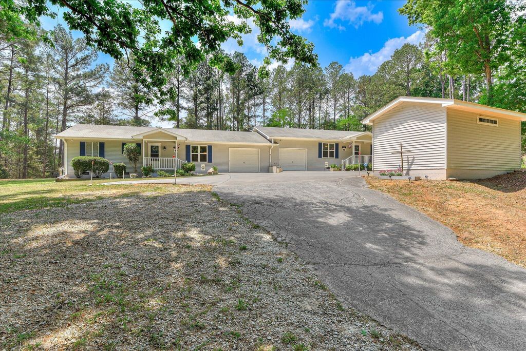 Photo of 136138 Edmunds Cemetery Road, McCormick, SC 29835 (MLS # 555233)