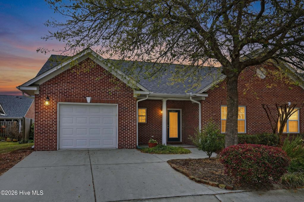 Photo of 6025 Banded Tulip Drive, Wilmington, NC 28412 (MLS # 100562994)