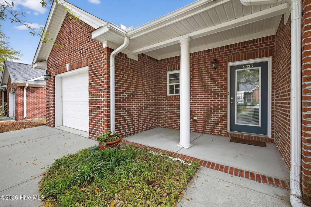 Photo of 6025 Banded Tulip Drive, Wilmington, NC 28412 (MLS # 100562994)