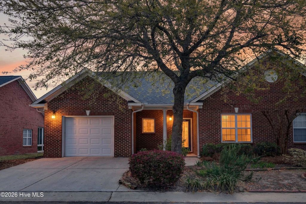 Photo of 6025 Banded Tulip Drive, Wilmington, NC 28412 (MLS # 100562994)