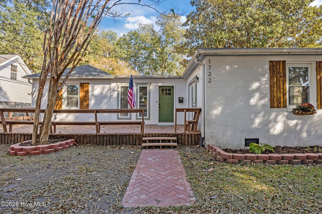 Photo of 1722 Spencer Avenue, New Bern, NC 28560 (MLS # 100535766)
