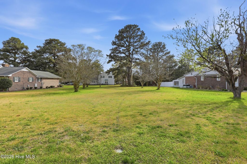 Photo of 106 Queen Anne Drive, Edenton, NC 27932 (MLS # 100563330)