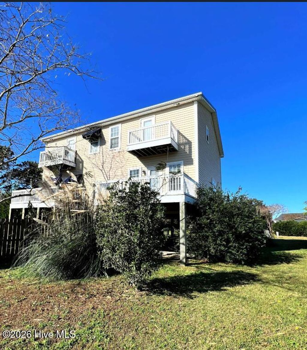 Photo of 164 Twin Oaks Drive, Hampstead, NC 28443 (MLS # 100580801)