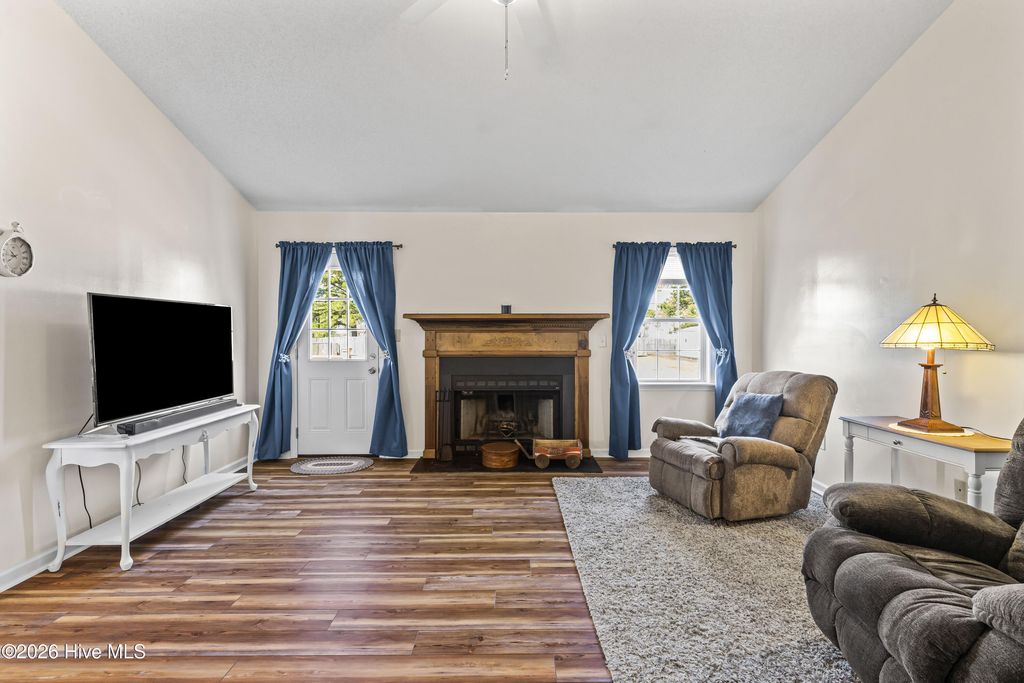 Photo of 129 Kanton Drive, Jacksonville, NC 28540 (MLS # 100564268)