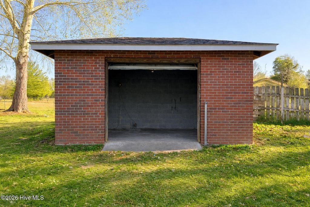 Photo of 721 Bell Williams Road, Burgaw, NC 28425 (MLS # 100563838)