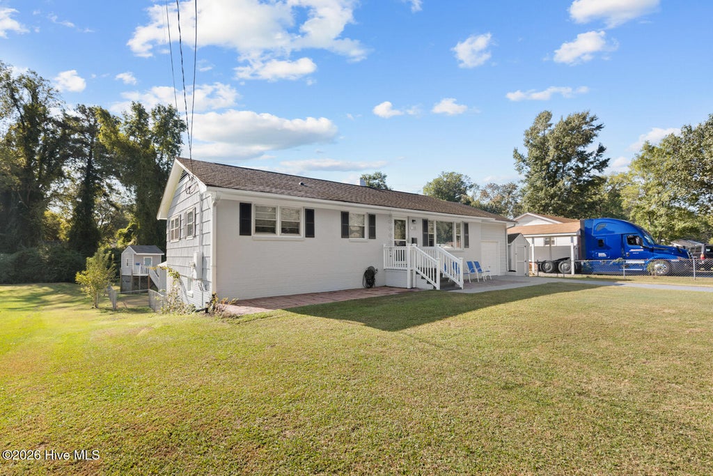 Photo of 318 White Oak Street, Jacksonville, NC 28540 (MLS # 100610377)
