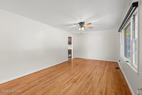 Tiny photo for 318 White Oak Street, Jacksonville, NC 28540 (MLS # 100610377)