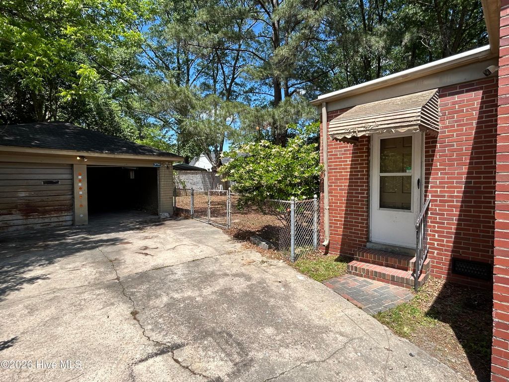 Photo of 406 Rountree Street W, Wilson, NC 27893 (MLS # 100574406)