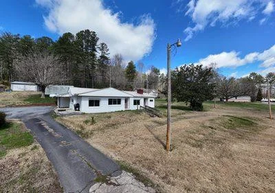 5380 W Us Highway 64