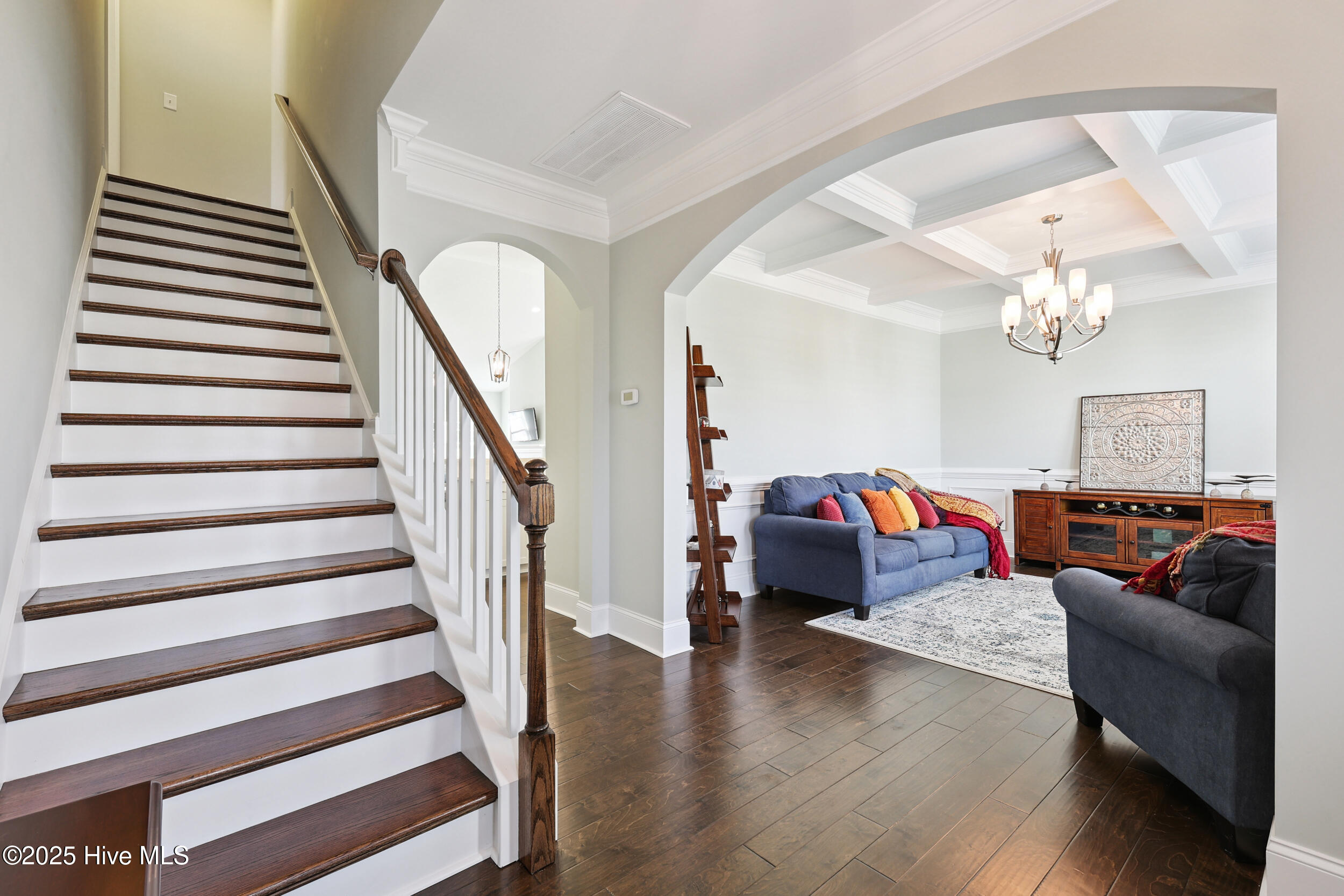 433 Island End Court