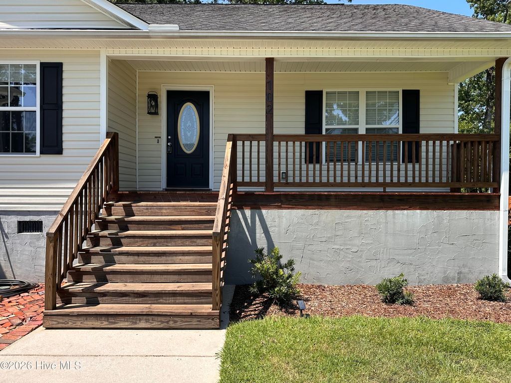 Photo of 102 Brookhaven Drive, Richlands, NC 28574 (MLS # 100585839)