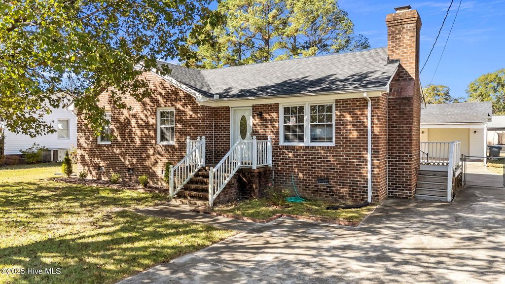 Photo of 712 Salisbury Drive, Rocky Mount, NC 27801 (MLS # 100537112)