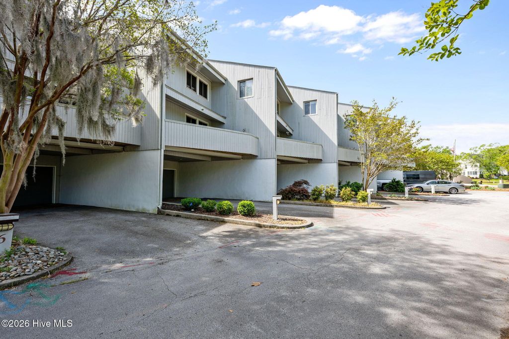 Photo of 5 Batts Hill Road #5, New Bern, NC 28562 (MLS # 100485592)