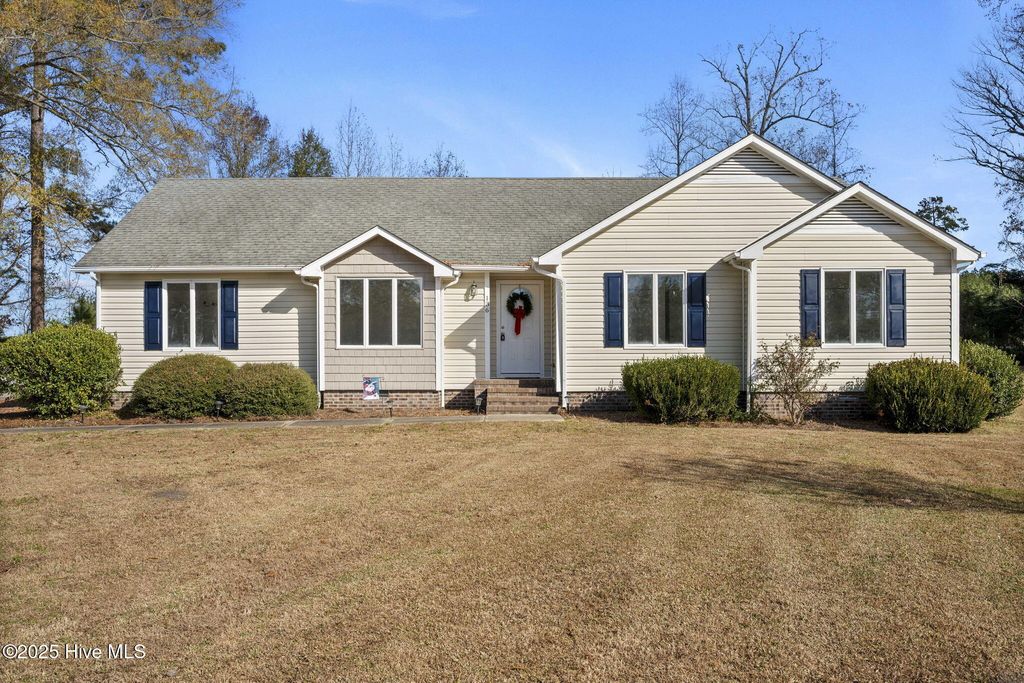 Photo of 136 Kemberly Court, Jacksonville, NC 28540 (MLS # 100545145)