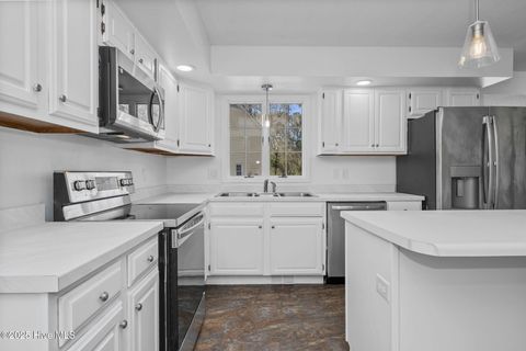 Tiny photo for 136 Kemberly Court, Jacksonville, NC 28540 (MLS # 100545145)