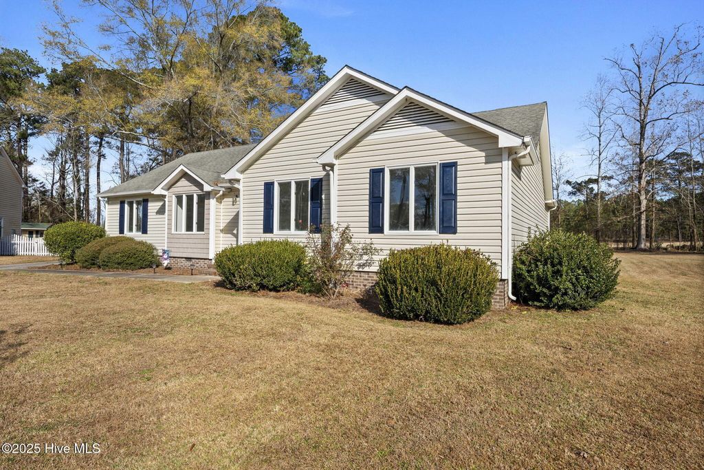 Photo of 136 Kemberly Court, Jacksonville, NC 28540 (MLS # 100545145)